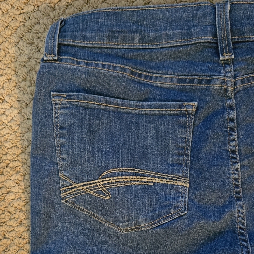 NYDJ Blue Ankle & Cropped Relaxed Fit Jeans Medium Blue Color Size 10 - Picture 9 of 12